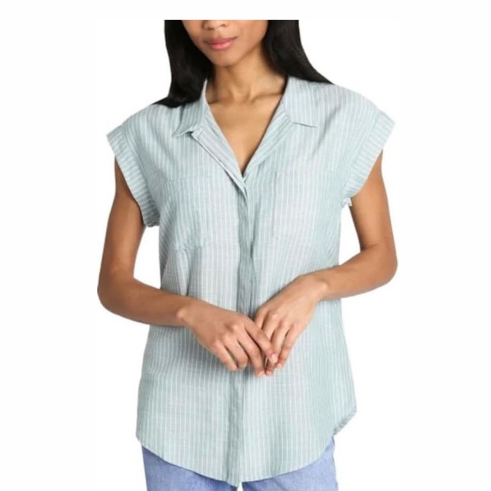 JACHS Girlfriend women's pinstripe short-sleeve button-up blouse.
